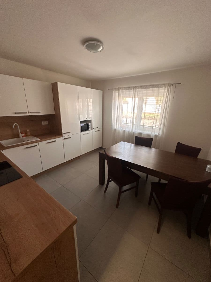 Pronájem bytu 2+1 58 m², Stromořadí, Dobřany, Plzeňský kraj Pronájem bytu 2+1 58 m², Stromořadí, Dobřany, Plzeňský kraj
