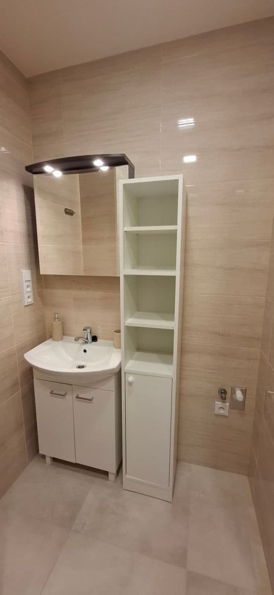 Pronájem bytu 1+1 35 m², Varenská, Ostrava, Moravskoslezský kraj Pronájem bytu 1+1 35 m², Varenská, Ostrava, Moravskoslezský kraj