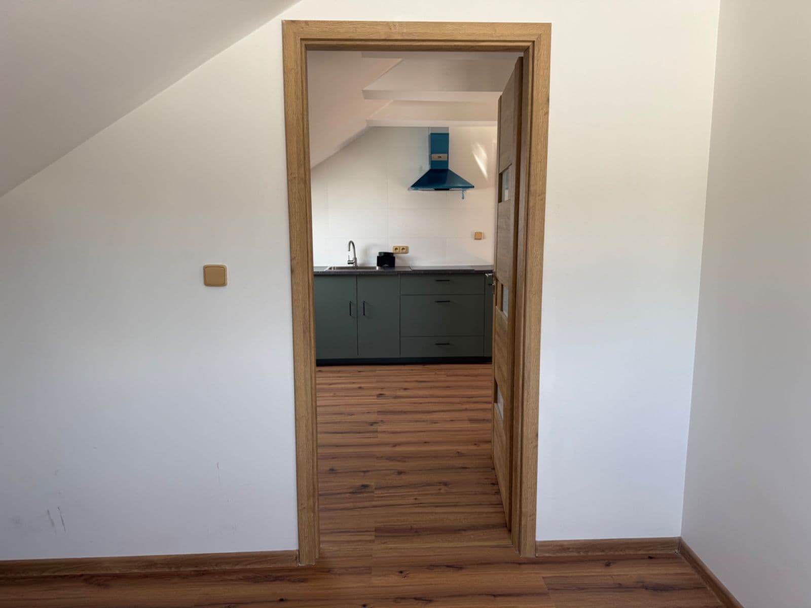 Pronájem bytu 2+1 45 m², Zadní, Praha, Praha Pronájem bytu 2+1 45 m², Zadní, Praha, Praha