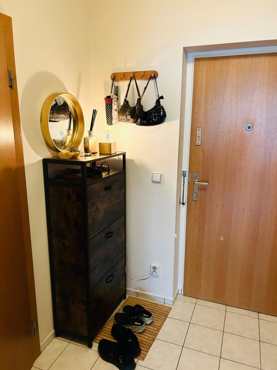 Pronájem bytu 1+kk 39 m², Randova, Praha, Praha Pronájem bytu 1+kk 39 m², Randova, Praha, Praha