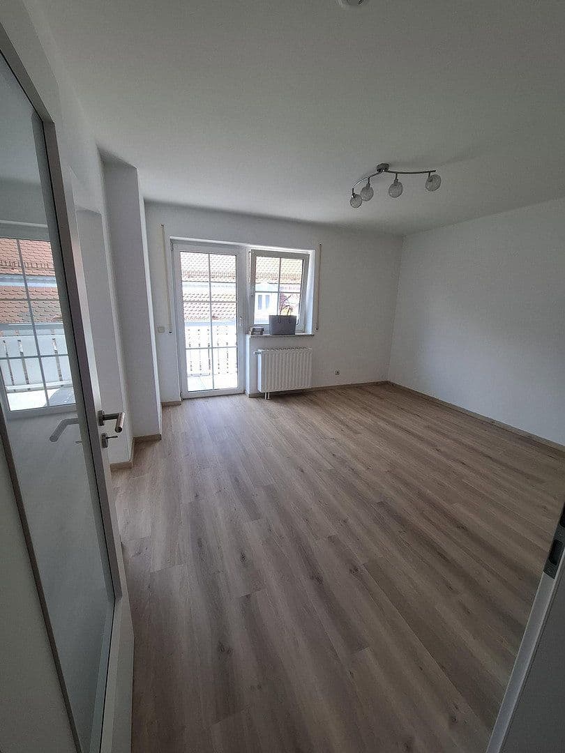 Pronájem bytu 2+1 40 m², Pfaffenhofen, Bavorsko Pronájem bytu 2+1 40 m², Pfaffenhofen, Bavorsko