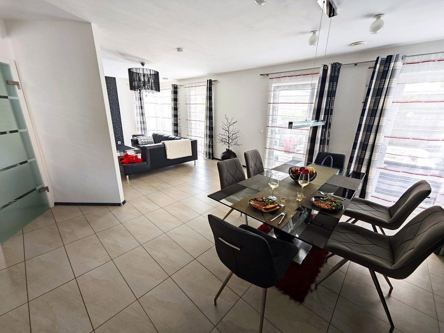 Prodej domu 120 m², pozemek 366 m², Rüsselsheim am Main, Hessen Prodej domu 120 m², pozemek 366 m², Rüsselsheim am Main, Hessen