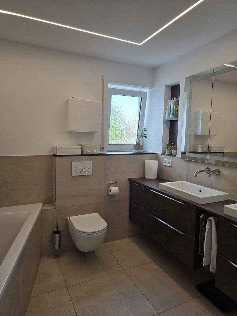 Prodej domu 172 m², pozemek 300 m², Dietenheimerstr. 82, Illertissen, Bavorsko Prodej domu 172 m², pozemek 300 m², Dietenheimerstr. 82, Illertissen, Bavorsko