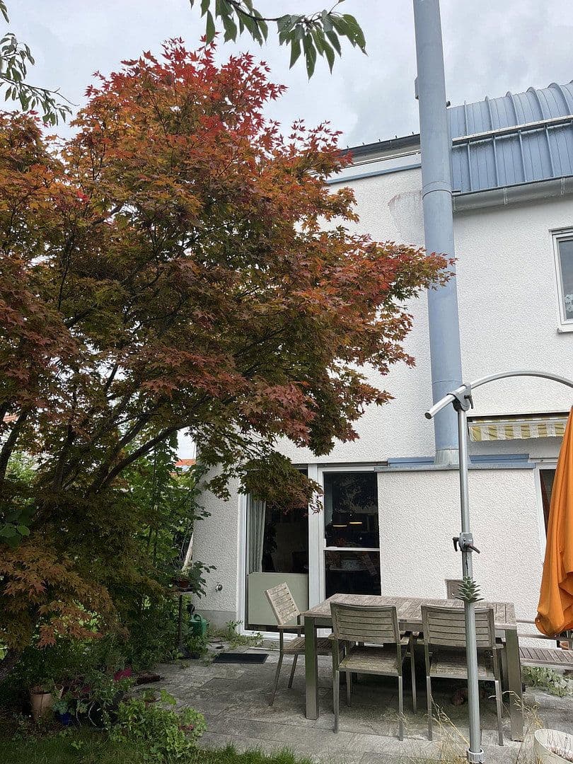Prodej domu 172 m², pozemek 300 m², Dietenheimerstr. 82, Illertissen, Bavorsko Prodej domu 172 m², pozemek 300 m², Dietenheimerstr. 82, Illertissen, Bavorsko