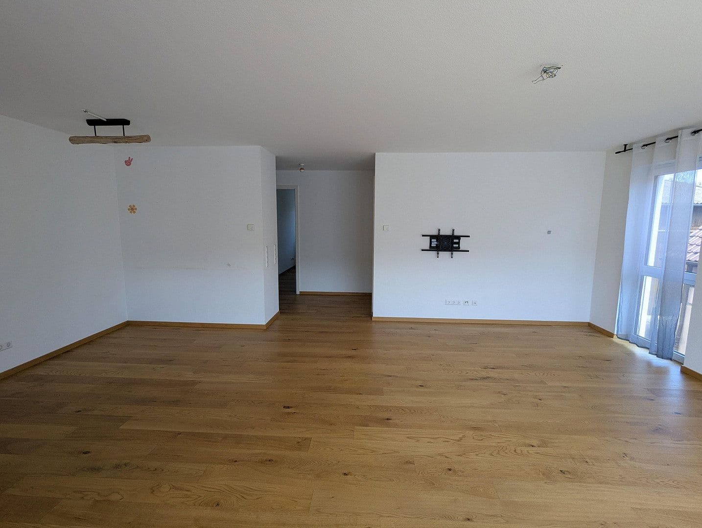 Pronájem bytu 4+1 108 m², Heimsheim, Bádensko-Württembersko Pronájem bytu 4+1 108 m², Heimsheim, Bádensko-Württembersko