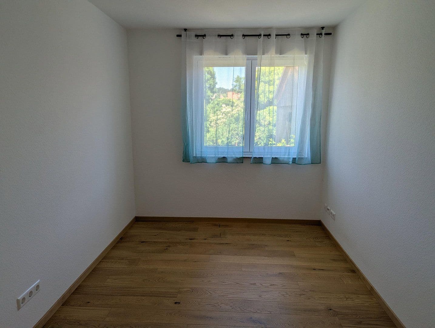 Pronájem bytu 4+1 108 m², Heimsheim, Bádensko-Württembersko Pronájem bytu 4+1 108 m², Heimsheim, Bádensko-Württembersko