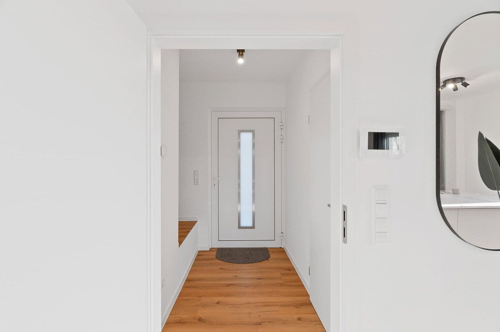 Prodej domu 197 m², pozemek 398 m², Freiberg am Neckar, Bádensko-Württembersko Prodej domu 197 m², pozemek 398 m², Freiberg am Neckar, Bádensko-Württembersko