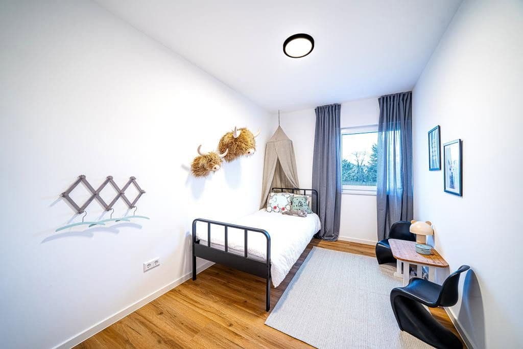 Prodej domu 197 m², pozemek 398 m², Freiberg am Neckar, Bádensko-Württembersko Prodej domu 197 m², pozemek 398 m², Freiberg am Neckar, Bádensko-Württembersko