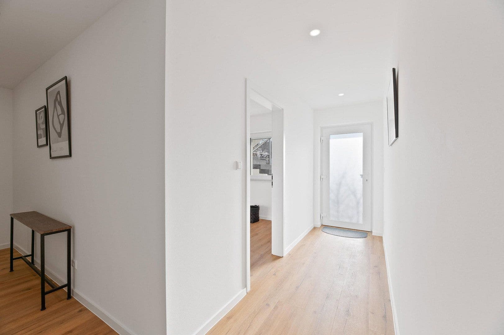 Prodej domu 197 m², pozemek 398 m², Freiberg am Neckar, Bádensko-Württembersko Prodej domu 197 m², pozemek 398 m², Freiberg am Neckar, Bádensko-Württembersko