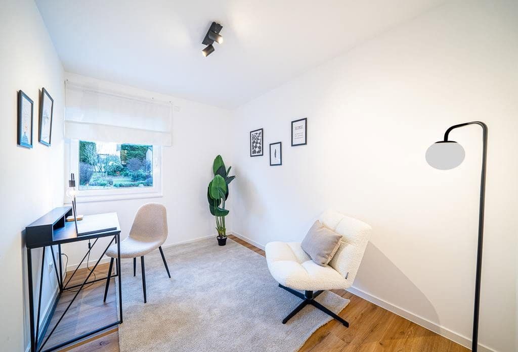 Prodej domu 197 m², pozemek 398 m², Freiberg am Neckar, Bádensko-Württembersko Prodej domu 197 m², pozemek 398 m², Freiberg am Neckar, Bádensko-Württembersko