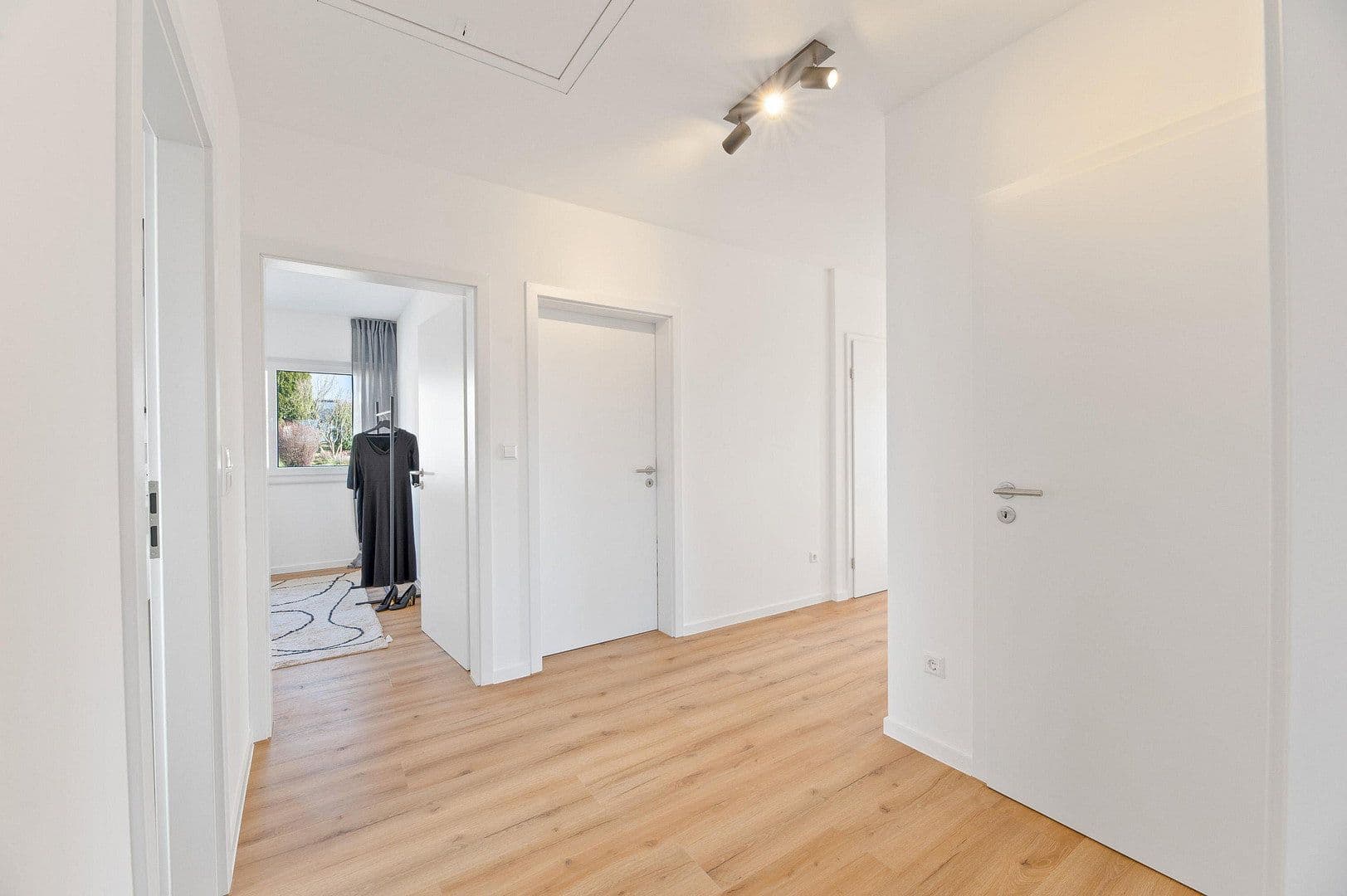 Prodej domu 197 m², pozemek 398 m², Freiberg am Neckar, Bádensko-Württembersko Prodej domu 197 m², pozemek 398 m², Freiberg am Neckar, Bádensko-Württembersko