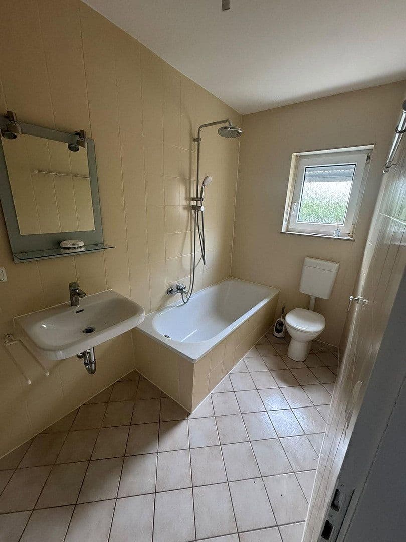 Pronájem bytu 1+1 40 m², Augsburg, Bavorsko Pronájem bytu 1+1 40 m², Augsburg, Bavorsko