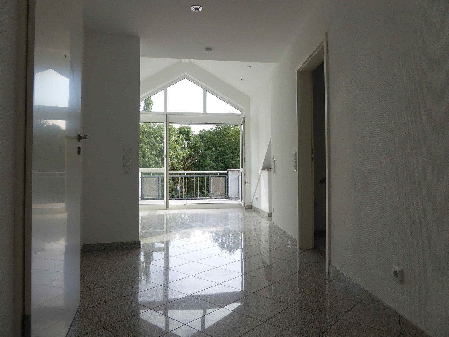 Prodej bytu 3+kk 90 m², Groß-Umstadt, Hessen Prodej bytu 3+kk 90 m², Groß-Umstadt, Hessen
