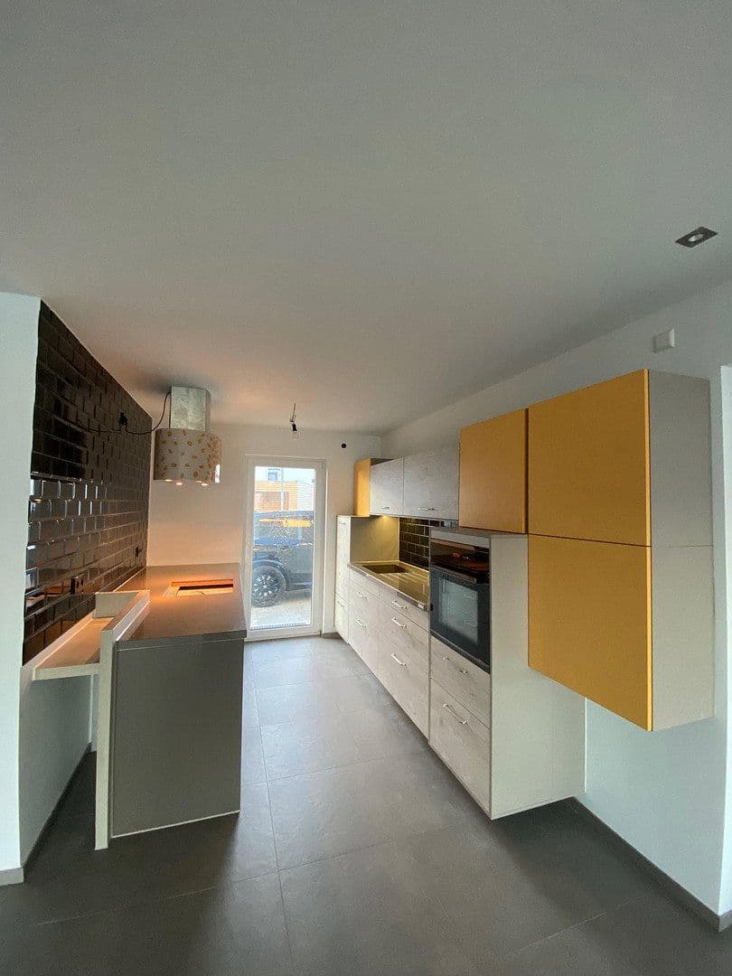 Pronájem domu 185 m², pozemek 236 m², Wasserfallweg 21, Amstetten, Bádensko-Württembersko Pronájem domu 185 m², pozemek 236 m², Wasserfallweg 21, Amstetten, Bádensko-Württembersko