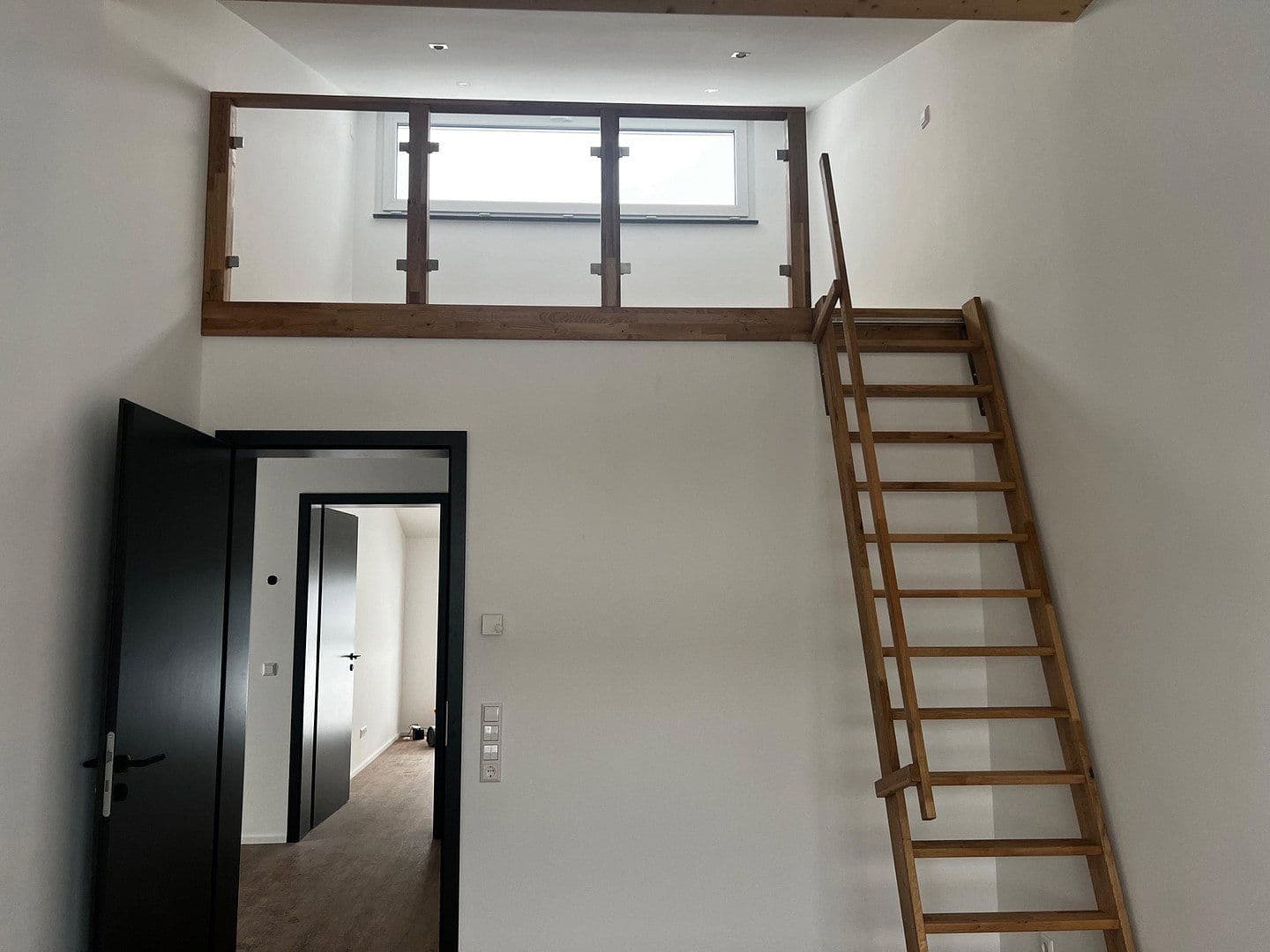 Pronájem domu 185 m², pozemek 236 m², Wasserfallweg 21, Amstetten, Bádensko-Württembersko Pronájem domu 185 m², pozemek 236 m², Wasserfallweg 21, Amstetten, Bádensko-Württembersko