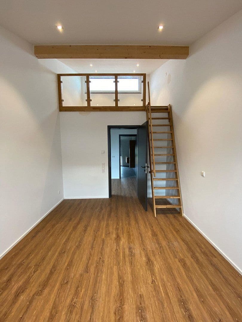Pronájem domu 185 m², pozemek 236 m², Wasserfallweg 21, Amstetten, Bádensko-Württembersko Pronájem domu 185 m², pozemek 236 m², Wasserfallweg 21, Amstetten, Bádensko-Württembersko