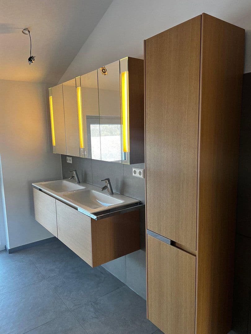 Pronájem domu 185 m², pozemek 236 m², Wasserfallweg 21, Amstetten, Bádensko-Württembersko Pronájem domu 185 m², pozemek 236 m², Wasserfallweg 21, Amstetten, Bádensko-Württembersko