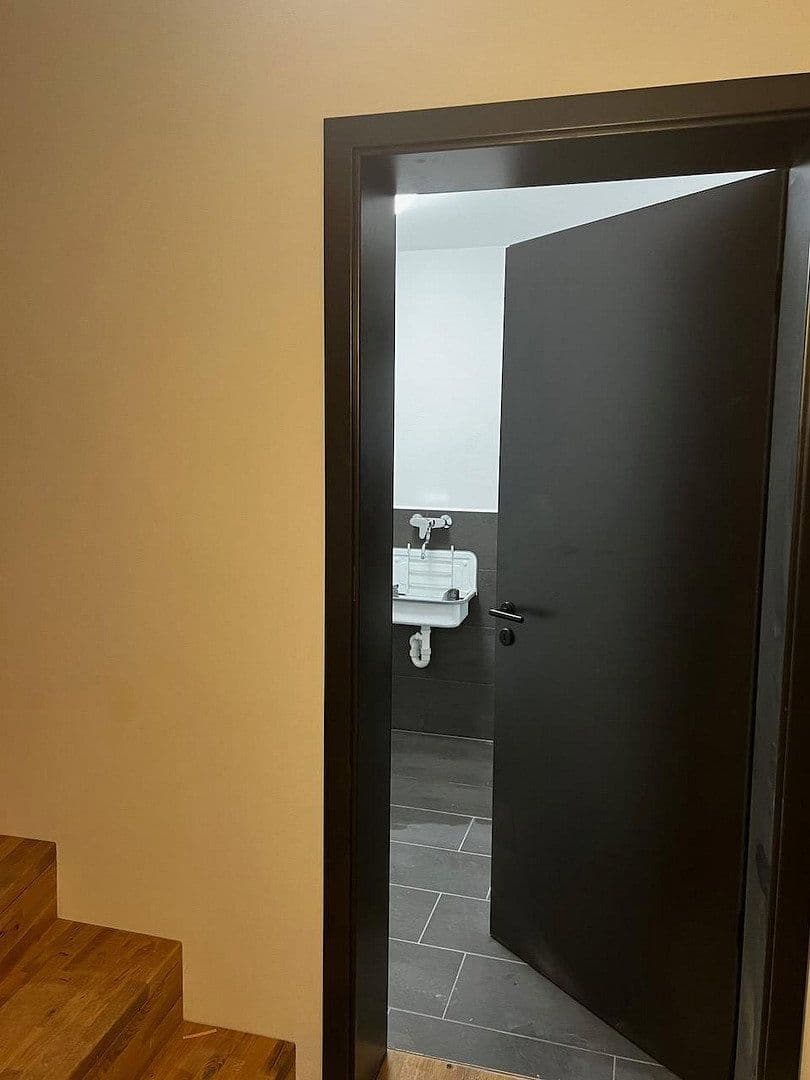 Pronájem domu 185 m², pozemek 236 m², Wasserfallweg 21, Amstetten, Bádensko-Württembersko Pronájem domu 185 m², pozemek 236 m², Wasserfallweg 21, Amstetten, Bádensko-Württembersko