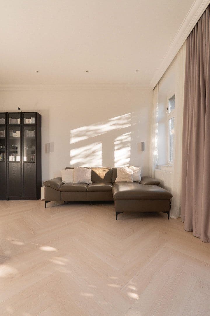 Prodej bytu 3+1 88 m², Saxoniastraße 1, Dresden, Sasko Prodej bytu 3+1 88 m², Saxoniastraße 1, Dresden, Sasko
