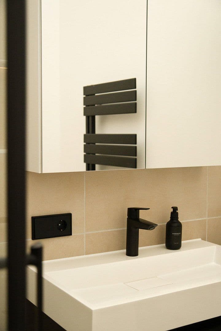 Prodej bytu 3+1 88 m², Saxoniastraße 1, Dresden, Sasko Prodej bytu 3+1 88 m², Saxoniastraße 1, Dresden, Sasko