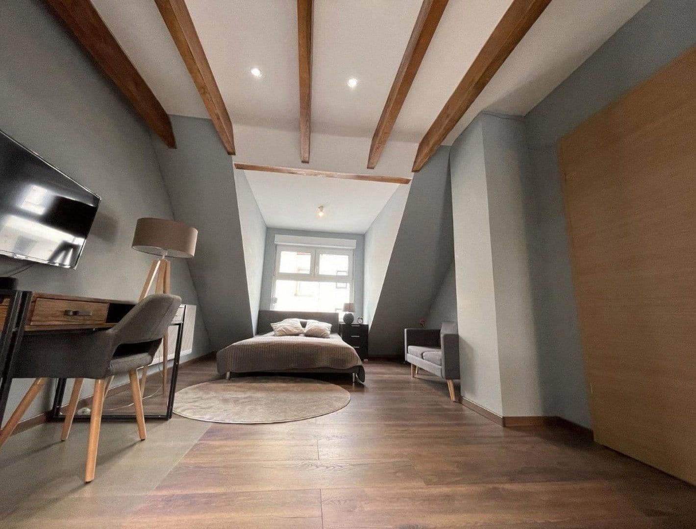 Pronájem bytu 1+1 30 m², Schwanheimer Str. 66a, Frankfurt, Hessen Pronájem bytu 1+1 30 m², Schwanheimer Str. 66a, Frankfurt, Hessen