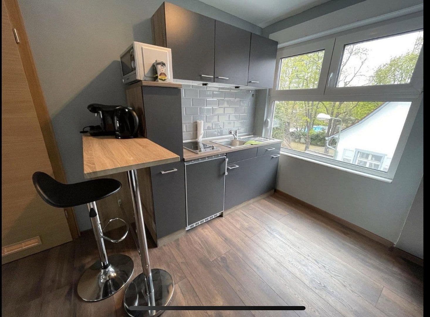 Pronájem bytu 1+1 30 m², Schwanheimer Str. 66a, Frankfurt, Hessen Pronájem bytu 1+1 30 m², Schwanheimer Str. 66a, Frankfurt, Hessen