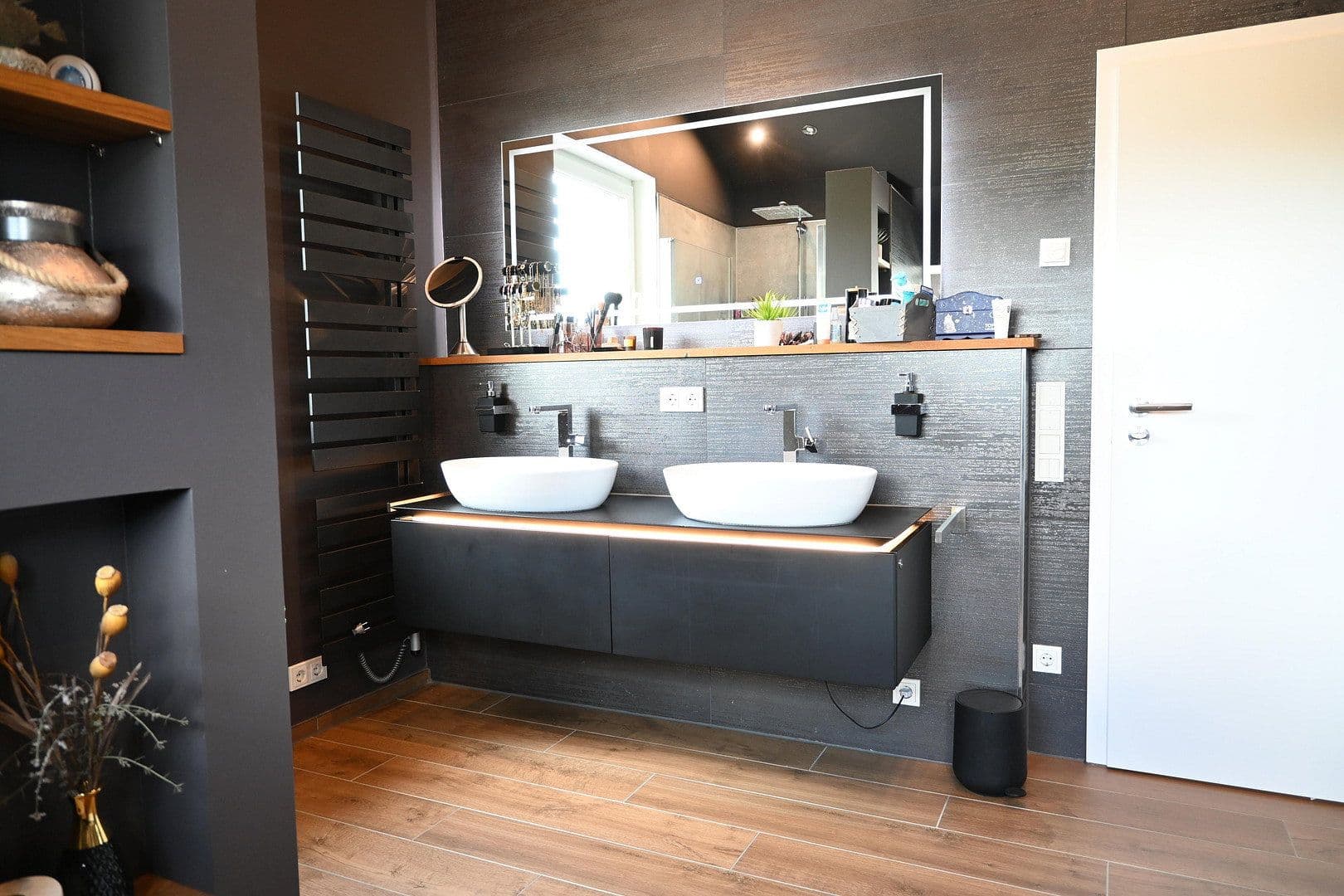 Prodej domu 139 m², pozemek 401 m², Grevenbroich, Severní Porýní-Vestfálsko Prodej domu 139 m², pozemek 401 m², Grevenbroich, Severní Porýní-Vestfálsko
