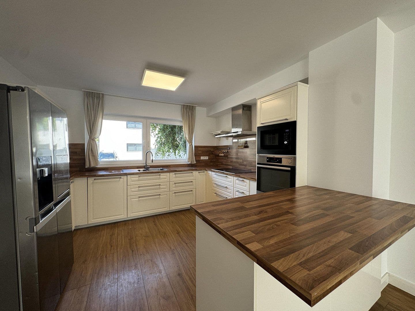 Prodej domu 127 m², pozemek 250 m², Berliner Straße 1b, Pulheim, Severní Porýní-Vestfálsko Prodej domu 127 m², pozemek 250 m², Berliner Straße 1b, Pulheim, Severní Porýní-Vestfálsko