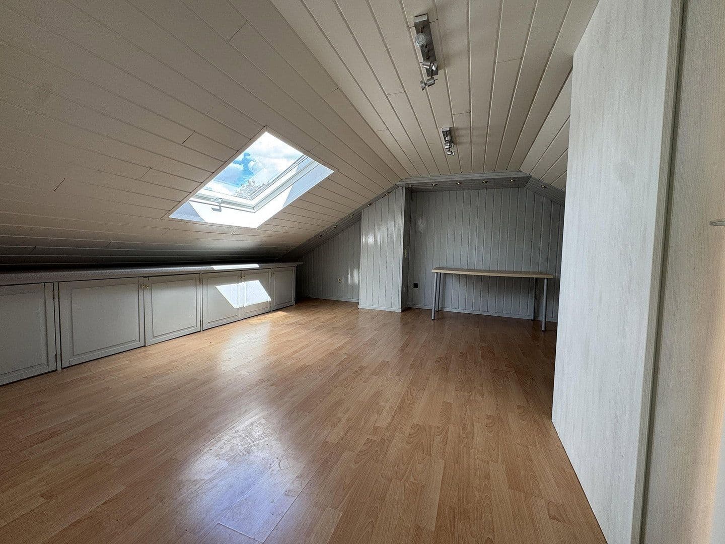 Prodej domu 127 m², pozemek 250 m², Berliner Straße 1b, Pulheim, Severní Porýní-Vestfálsko Prodej domu 127 m², pozemek 250 m², Berliner Straße 1b, Pulheim, Severní Porýní-Vestfálsko