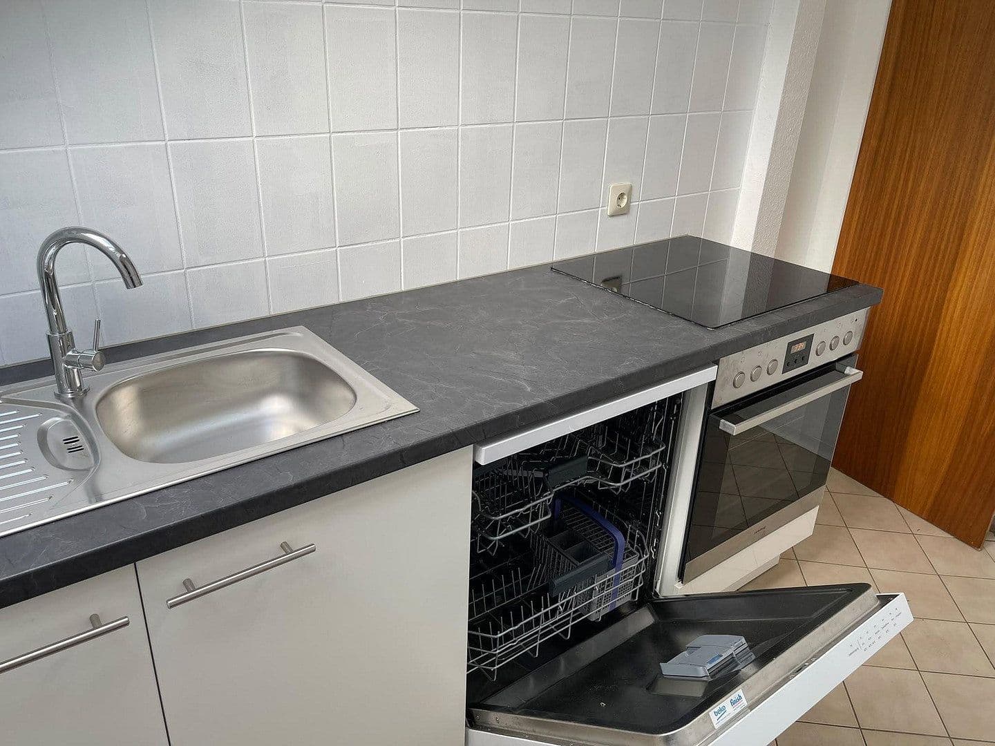 Pronájem bytu 2+1 52 m², Meersburg, Bádensko-Württembersko Pronájem bytu 2+1 52 m², Meersburg, Bádensko-Württembersko