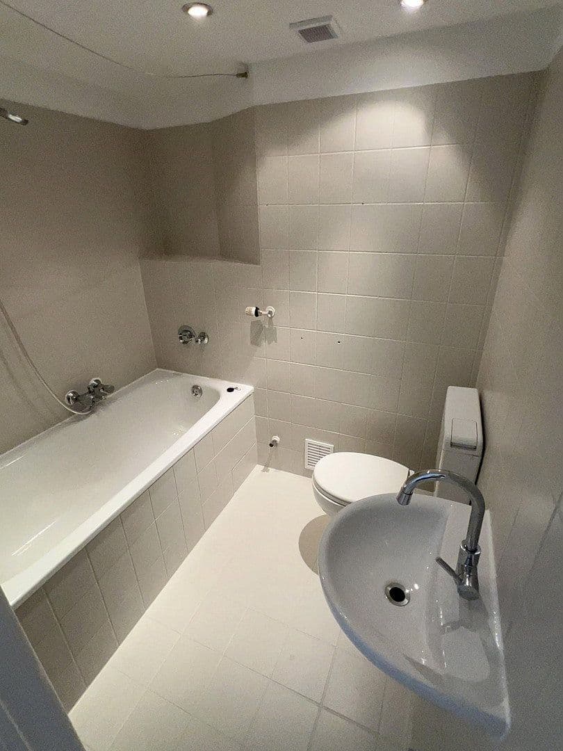 Pronájem bytu 3+1 71 m², Wuppertal, Severní Porýní-Vestfálsko Pronájem bytu 3+1 71 m², Wuppertal, Severní Porýní-Vestfálsko