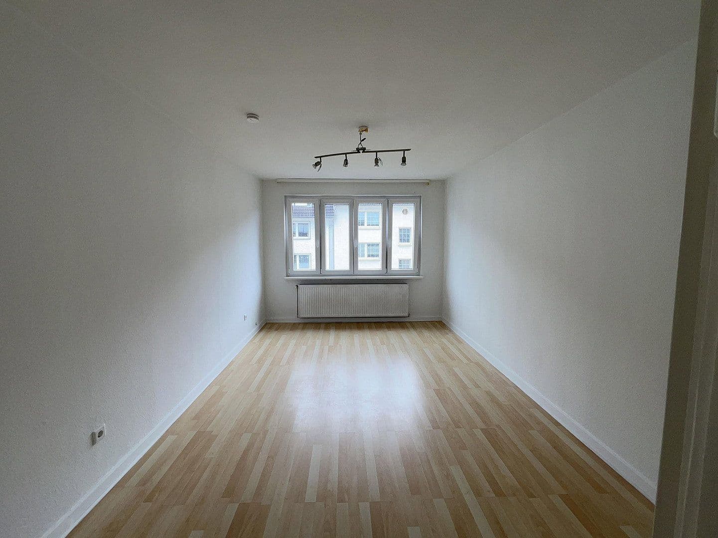 Pronájem bytu 3+1 71 m², Wuppertal, Severní Porýní-Vestfálsko Pronájem bytu 3+1 71 m², Wuppertal, Severní Porýní-Vestfálsko