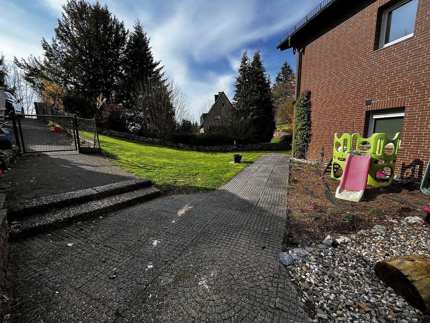 Prodej domu 140 m², pozemek 1.000 m², Warstein, Severní Porýní-Vestfálsko Prodej domu 140 m², pozemek 1.000 m², Warstein, Severní Porýní-Vestfálsko