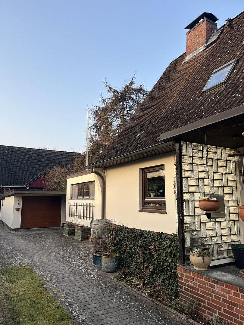 Prodej domu 107 m², pozemek 535 m², Schenefeld, Šlesvicko-Holštýnsko Prodej domu 107 m², pozemek 535 m², Schenefeld, Šlesvicko-Holštýnsko