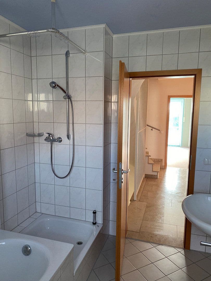 Pronájem domu 140 m², pozemek 220 m², Schrobenhausen, Bavorsko Pronájem domu 140 m², pozemek 220 m², Schrobenhausen, Bavorsko