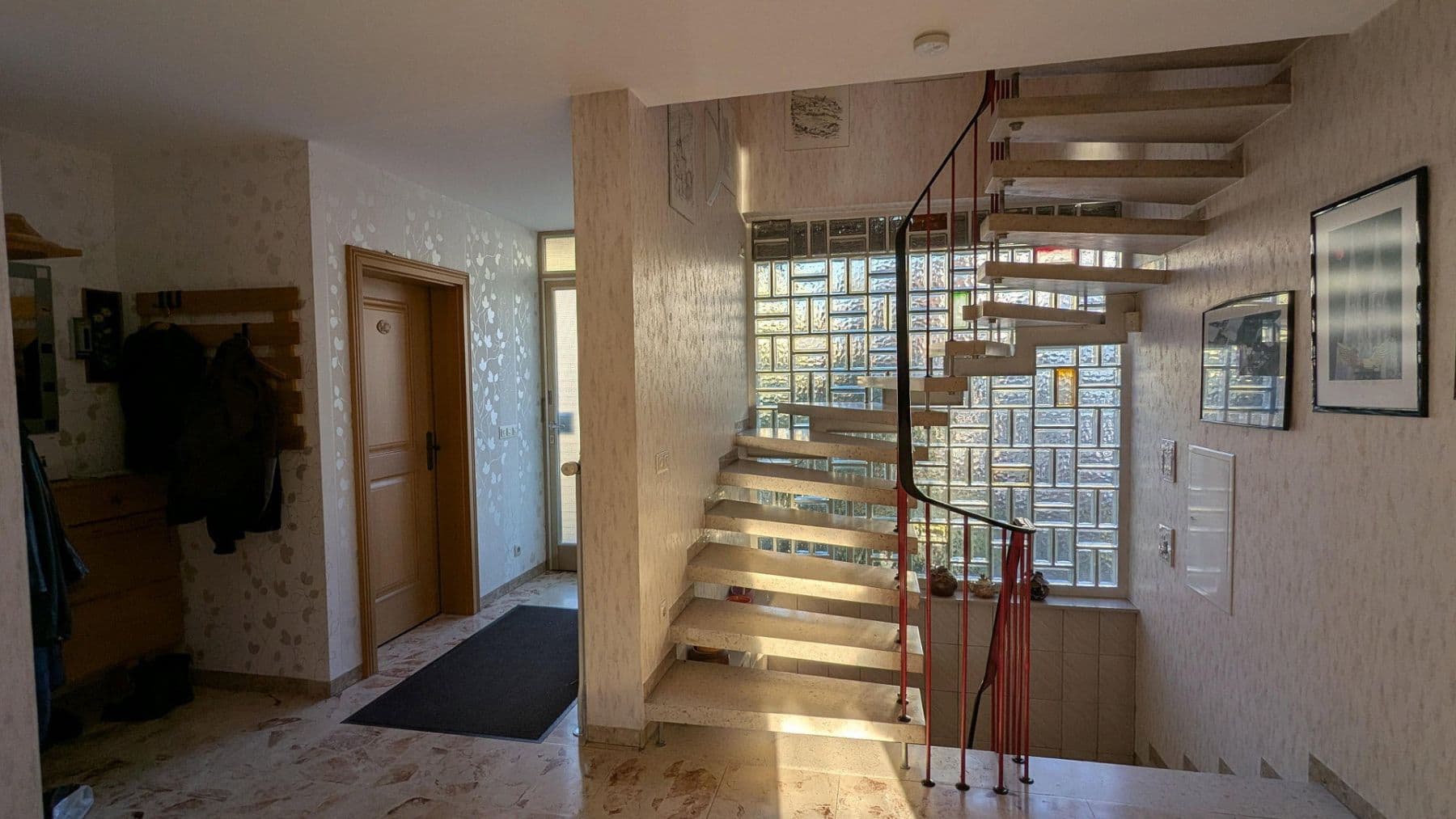 Prodej domu 160 m², pozemek 656 m², Haßloch, Porýní-Falc Prodej domu 160 m², pozemek 656 m², Haßloch, Porýní-Falc