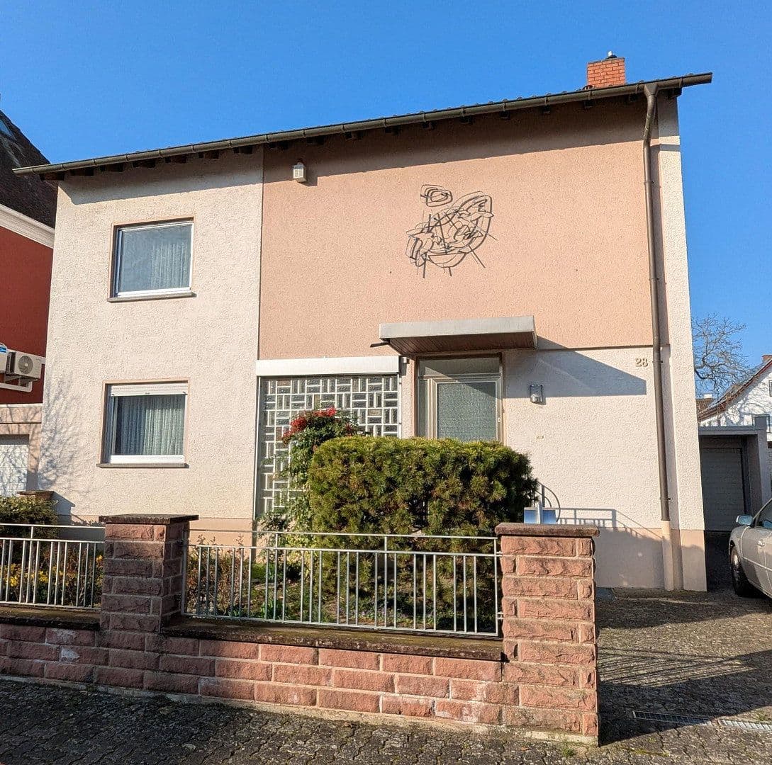 Prodej domu 160 m², pozemek 656 m², Haßloch, Porýní-Falc Prodej domu 160 m², pozemek 656 m², Haßloch, Porýní-Falc