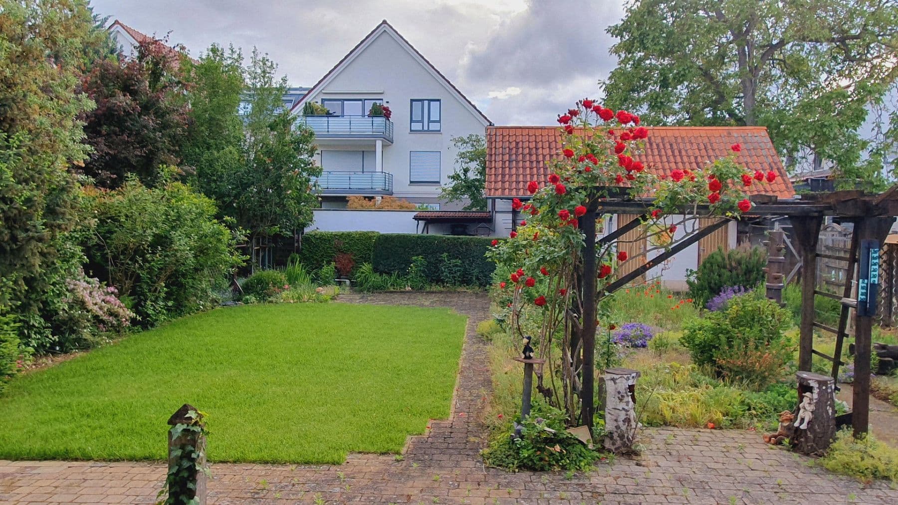 Prodej domu 160 m², pozemek 656 m², Haßloch, Porýní-Falc Prodej domu 160 m², pozemek 656 m², Haßloch, Porýní-Falc