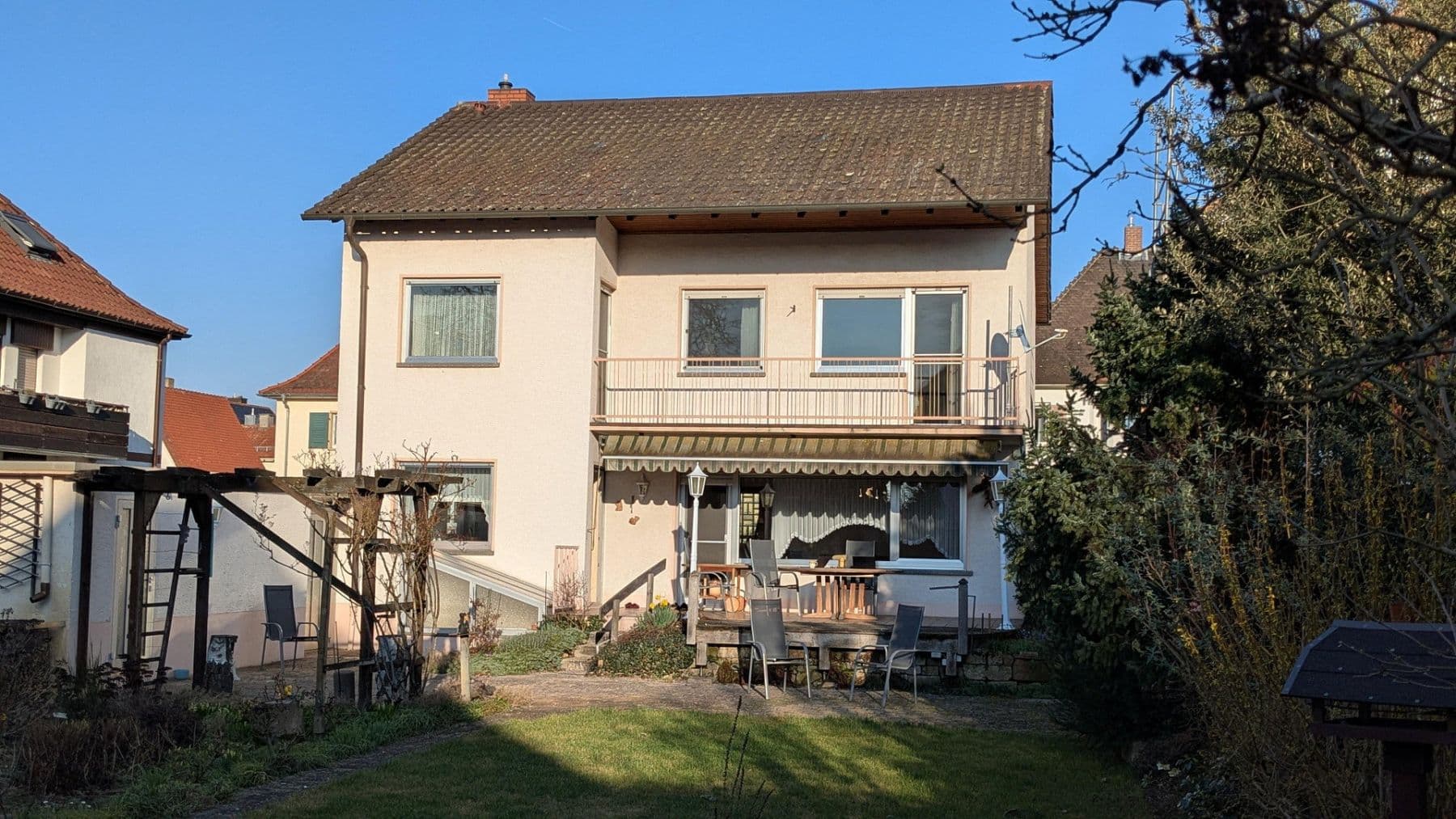 Prodej domu 160 m², pozemek 656 m², Haßloch, Porýní-Falc Prodej domu 160 m², pozemek 656 m², Haßloch, Porýní-Falc