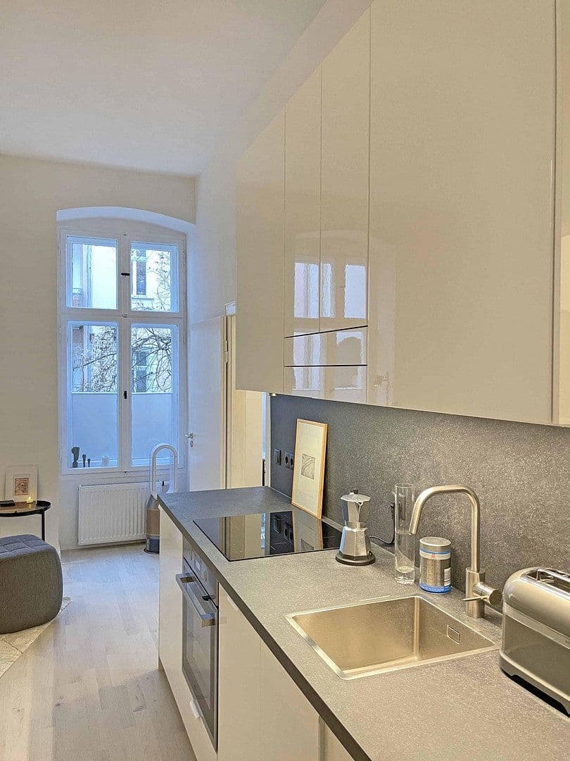 Prodej bytu 1+kk 35 m², Fehrbelliner Straße 36, Berlin, Berlín Prodej bytu 1+kk 35 m², Fehrbelliner Straße 36, Berlin, Berlín