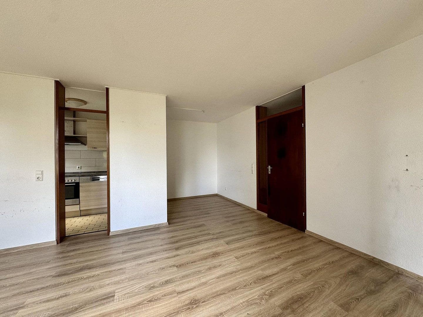 Pronájem bytu 2+1 57 m², Johannes-Eisenlohr-Straße 126, Reutlingen, Bádensko-Württembersko Pronájem bytu 2+1 57 m², Johannes-Eisenlohr-Straße 126, Reutlingen, Bádensko-Württembersko