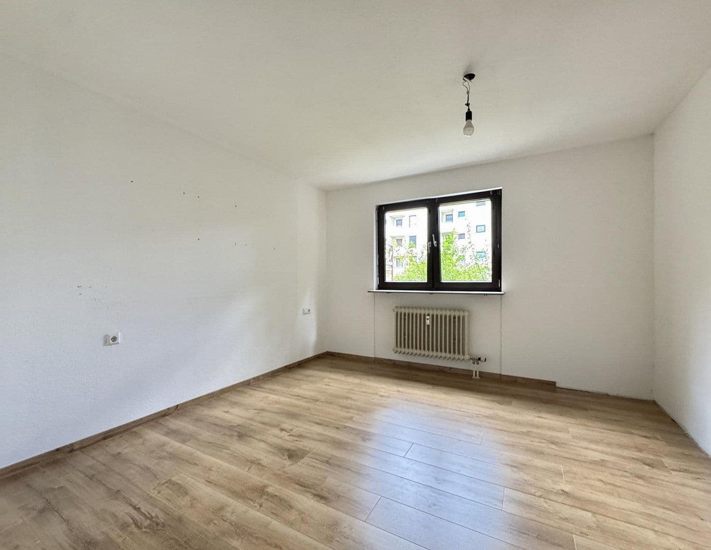 Pronájem bytu 2+1 57 m², Johannes-Eisenlohr-Straße 126, Reutlingen, Bádensko-Württembersko Pronájem bytu 2+1 57 m², Johannes-Eisenlohr-Straße 126, Reutlingen, Bádensko-Württembersko