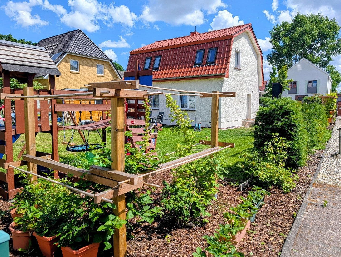 Pronájem domu 97 m², pozemek 492 m², Berlin, Berlín Pronájem domu 97 m², pozemek 492 m², Berlin, Berlín