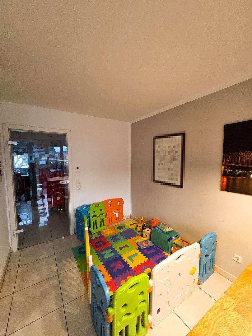 Prodej bytu 3+1 75 m², Bachstr. 3, Hürth, Severní Porýní-Vestfálsko Prodej bytu 3+1 75 m², Bachstr. 3, Hürth, Severní Porýní-Vestfálsko