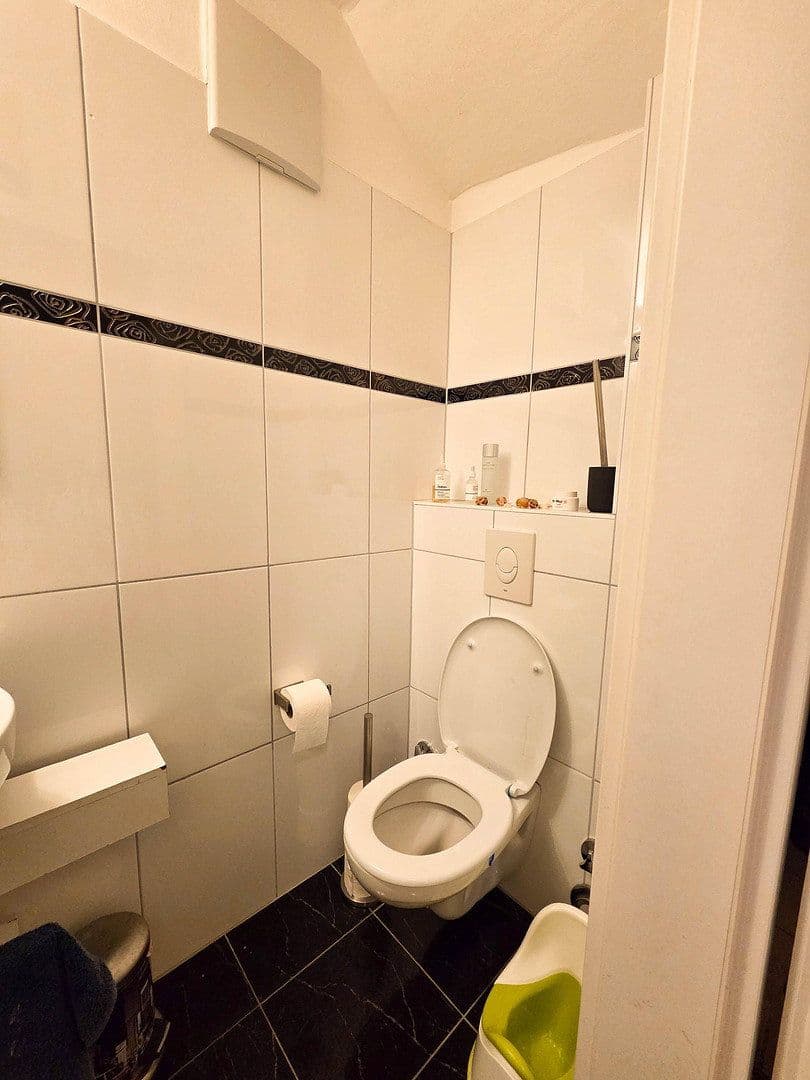 Prodej bytu 3+1 75 m², Bachstr. 3, Hürth, Severní Porýní-Vestfálsko Prodej bytu 3+1 75 m², Bachstr. 3, Hürth, Severní Porýní-Vestfálsko