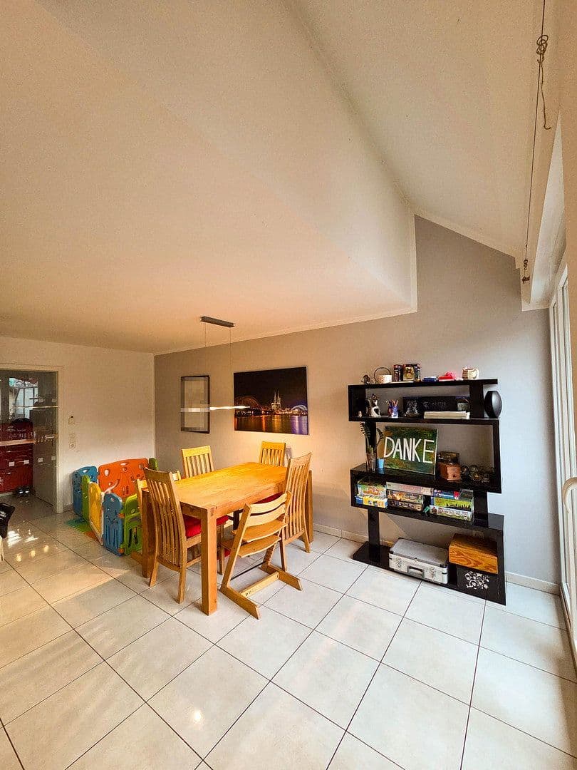 Prodej bytu 3+1 75 m², Bachstr. 3, Hürth, Severní Porýní-Vestfálsko Prodej bytu 3+1 75 m², Bachstr. 3, Hürth, Severní Porýní-Vestfálsko
