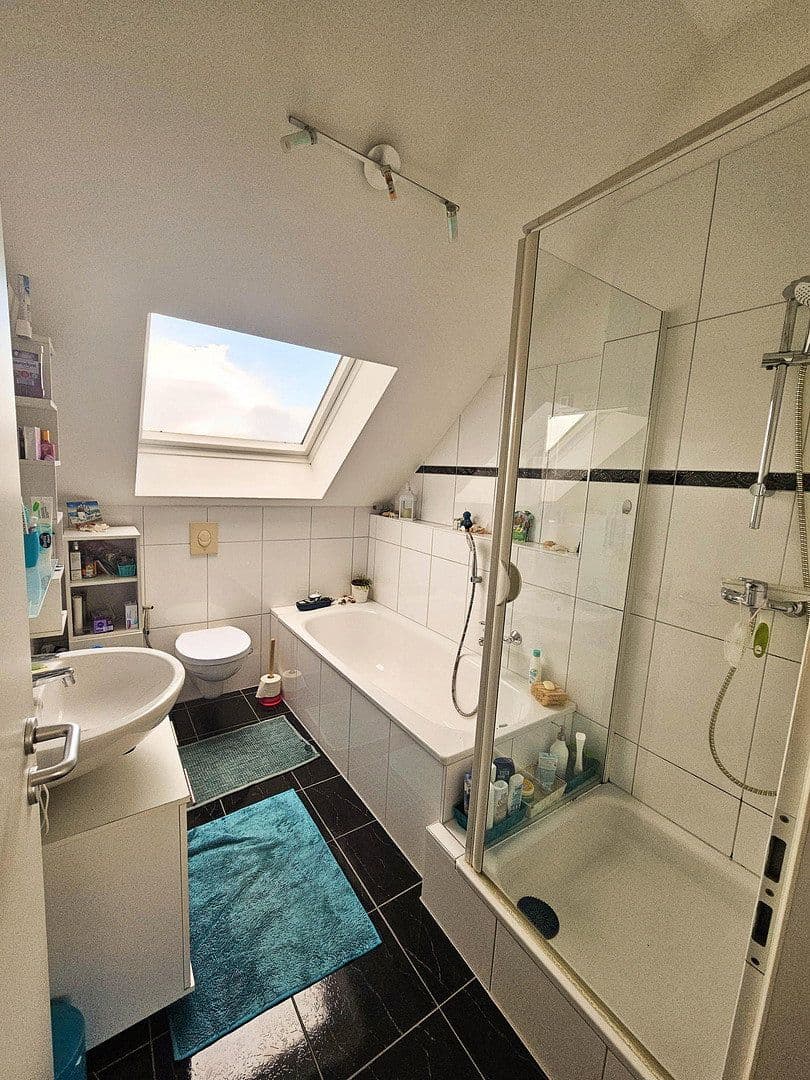 Prodej bytu 3+1 75 m², Bachstr. 3, Hürth, Severní Porýní-Vestfálsko Prodej bytu 3+1 75 m², Bachstr. 3, Hürth, Severní Porýní-Vestfálsko
