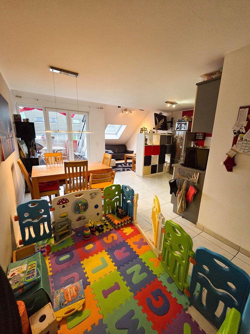 Prodej bytu 3+1 75 m², Bachstr. 3, Hürth, Severní Porýní-Vestfálsko Prodej bytu 3+1 75 m², Bachstr. 3, Hürth, Severní Porýní-Vestfálsko