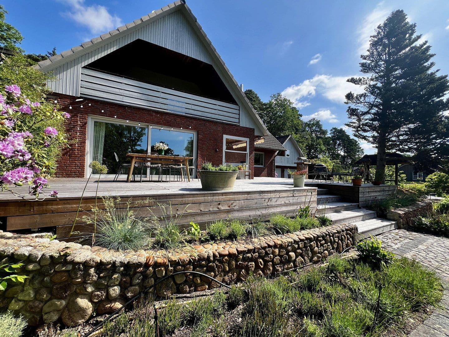 Prodej domu 245 m², pozemek 2.329 m², Winsen (Aller), Dolní Sasko Prodej domu 245 m², pozemek 2.329 m², Winsen (Aller), Dolní Sasko