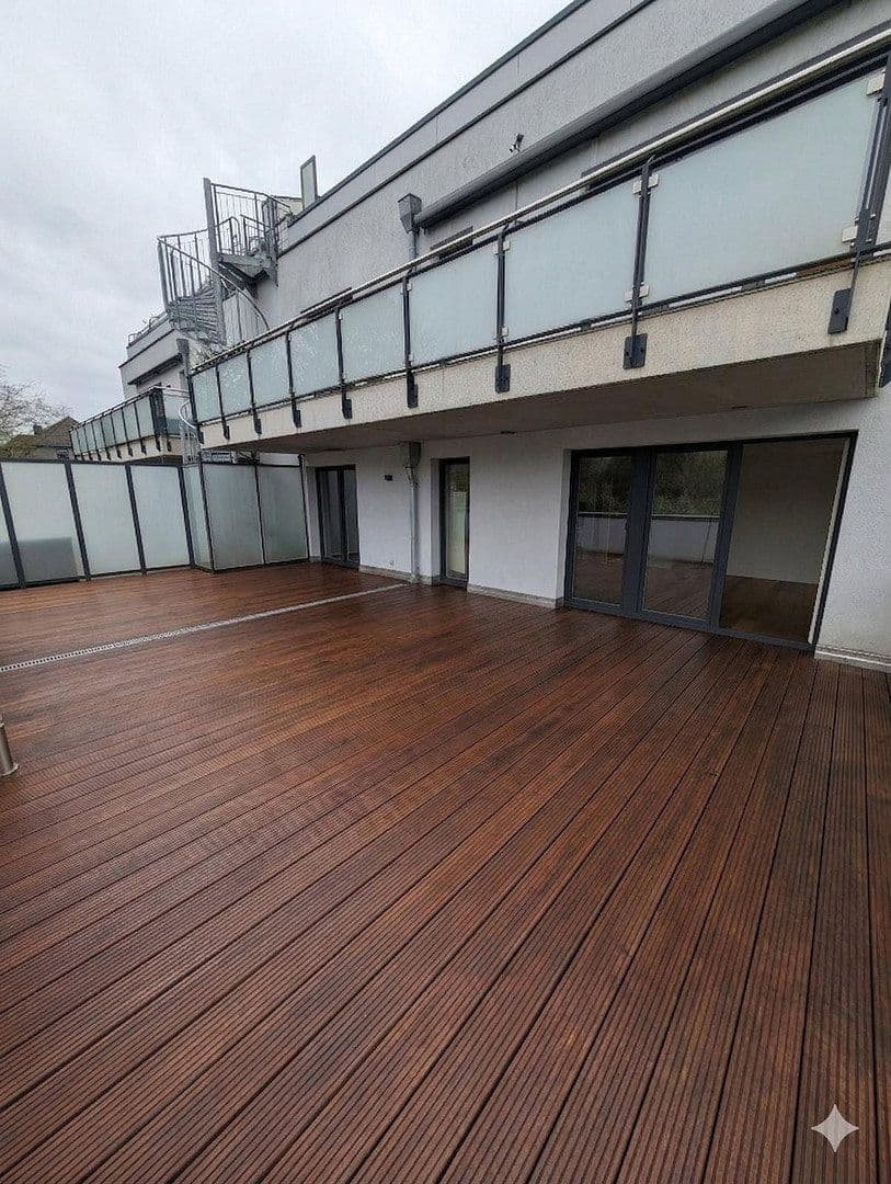 Pronájem bytu 4+1 113 m², Holsteiner Chaussee 171, Schnelsen-Eimsbüttel, Hamburg, Hamburg Pronájem bytu 4+1 113 m², Holsteiner Chaussee 171, Schnelsen-Eimsbüttel, Hamburg, Hamburg